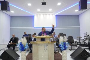 Culto celebra eleição de vereador Izaqueu em Boa Esperança