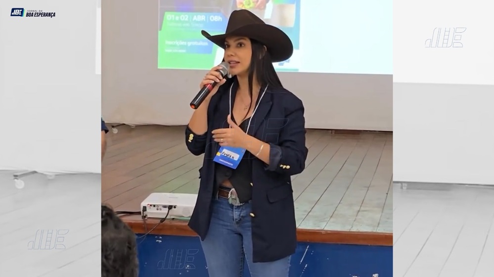 Vereadora Rayara destaca potencial turístico em evento regional