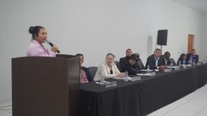Vereadora Joana denuncia abandono e gera embate na Câmara