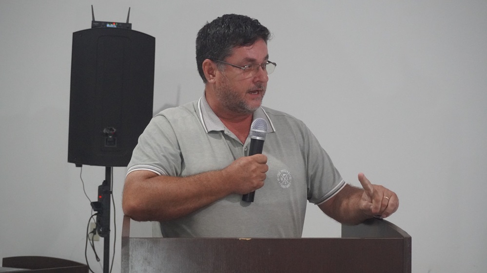 Vice-prefeito Obregão fala sem aval da Câmara e gera crise
