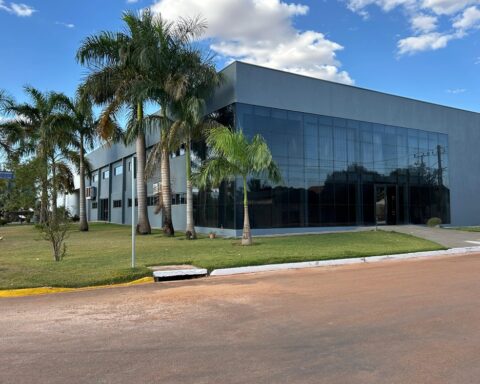Bazar solidário terá roupas a preços acessíveis no dia 12 de julho