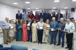 Santa Rita do Trivelato homenageia cidadãos com título honorário