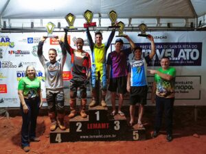 Motocross em Trivelato atrai 130 pilotos e agita região