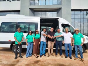 Prefeitura de Trivelato reforça saúde com nova van