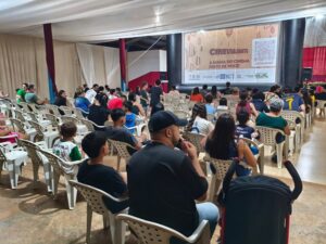 Cinema itinerante encanta público em Santa Rita do Trivelato
