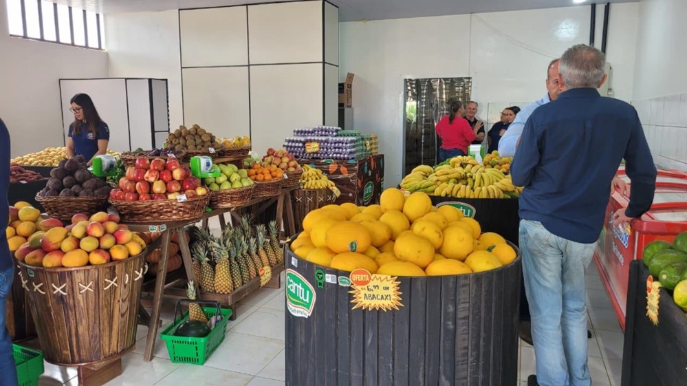 Cooperriso reabre quitanda com produtos da agricultura familiar