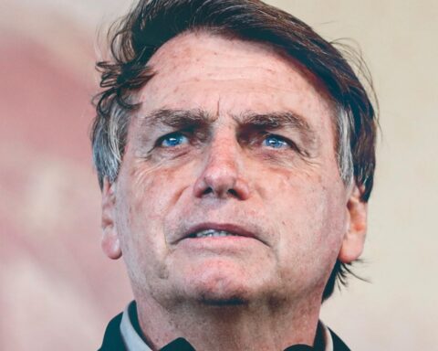 Bolsonaro é preso em Brasília após decisão do STF