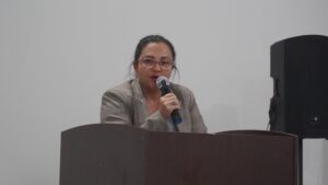 Joana encerra sessão com discurso duro e cobra mudança do Executivo