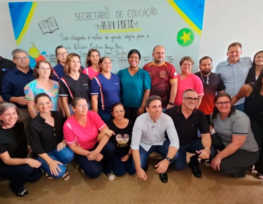 Secretário Estadual de Educação visita escola em Boa Esperança