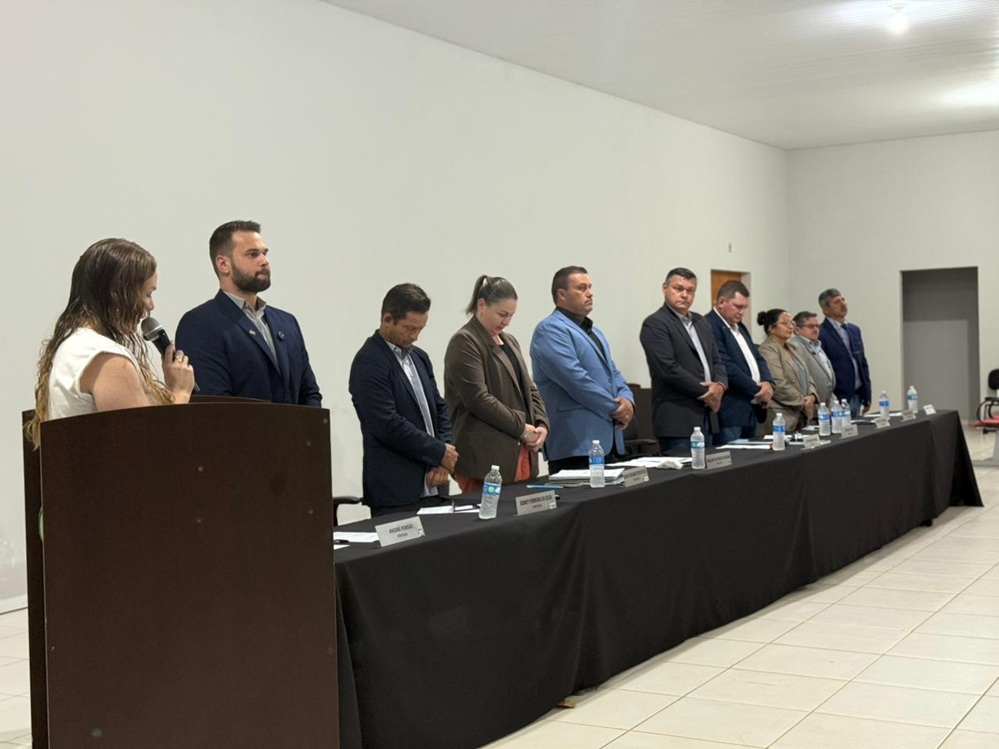 Prefeito Calebe é pressionado por vereadores na Câmara