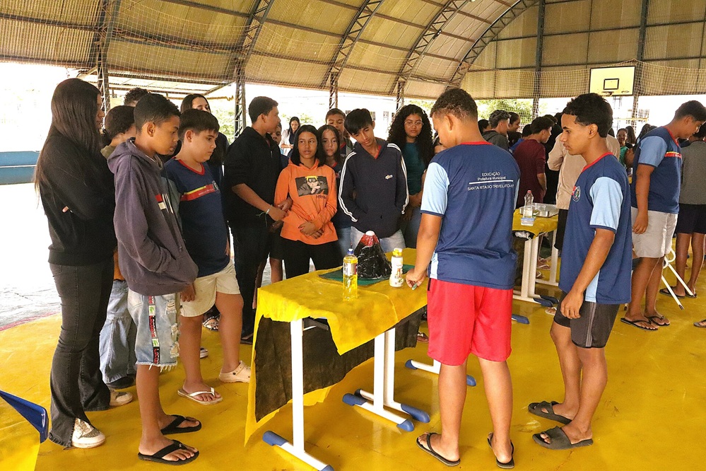 Escola Três de Novembro realiza 1ª Feira de Ciências em Trivelato