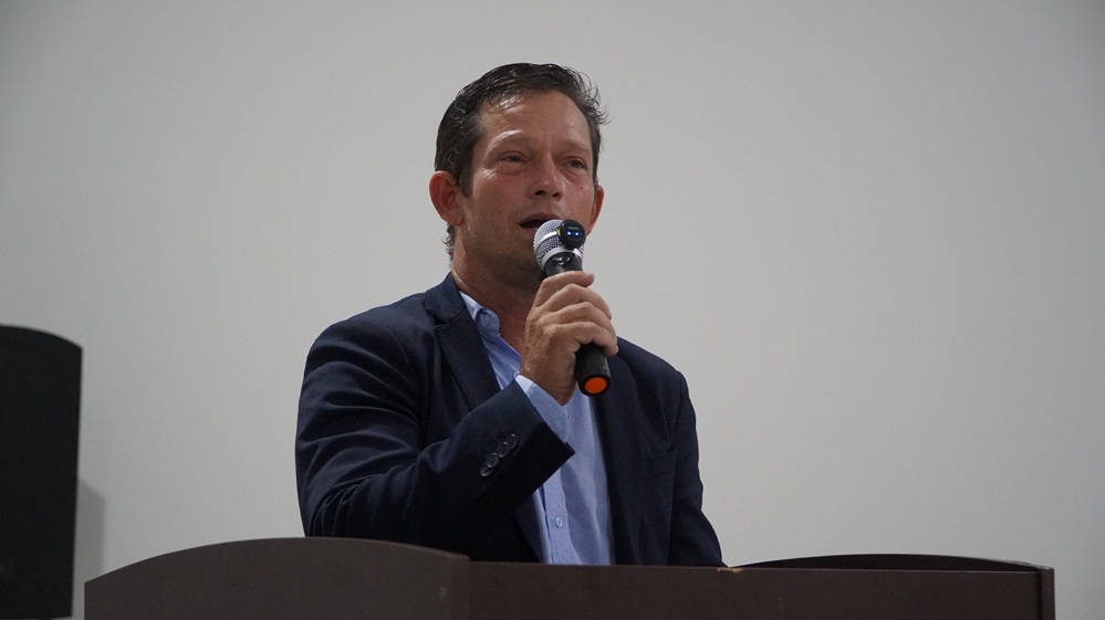 Prefeito Calebe não comparece à última sessão da Câmara e é criticado