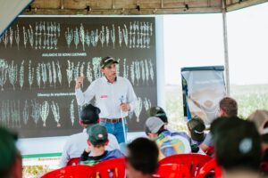 Agromave apresenta novas tecnologias na Vitrine da Soja em Piratininga