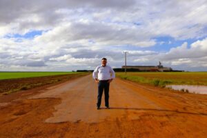 Prefeito Volmir anuncia novos projetos de asfalto em Trivelato