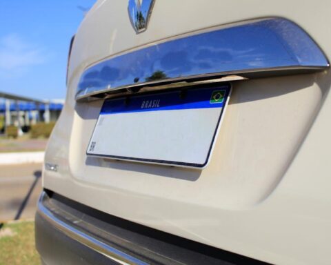 Detran-MT orienta sobre perda de placa de veículo