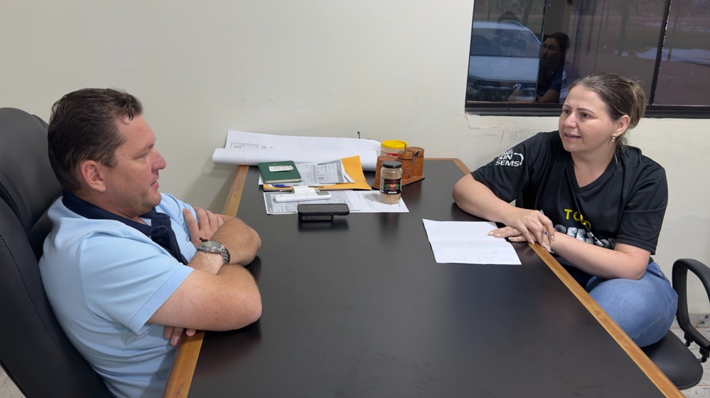 Vereadora e prefeito discutem apoio aos universitários de Boa Esperança