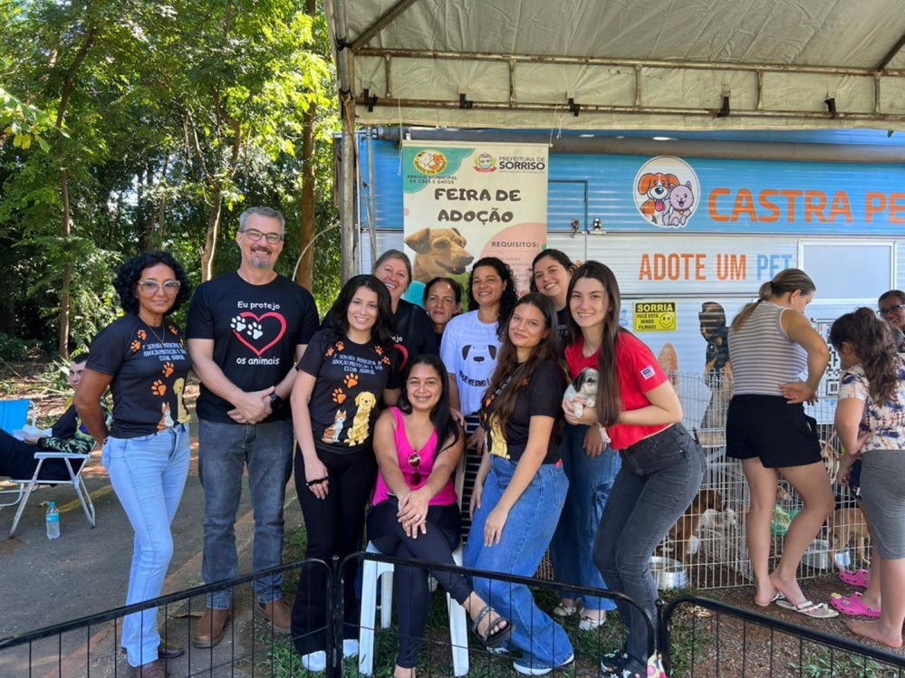 Feira de adoção de pets em Sorriso ajuda animais a ganhar novo lar