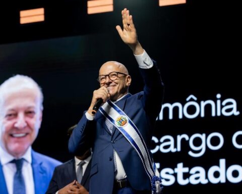 Otaviano Pivetta assume governo de Mato Grosso