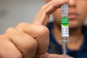 Secretaria de Saúde de MT monitora meningite e reforça vacinação
