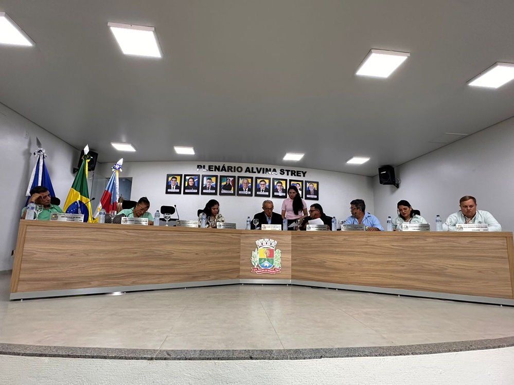 Legislativo de Trivelato recebe visita de vereadores de Boa Esperança