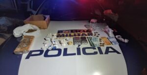 PM prende cinco suspeitos por tráfico de drogas em Trivelato