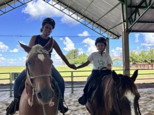 Equoterapia Paraguaçu homenageia mães em Boa Esperança