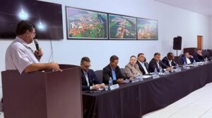Na Câmara, Obregão reconhece falta de engenheiro e falhas em pontes