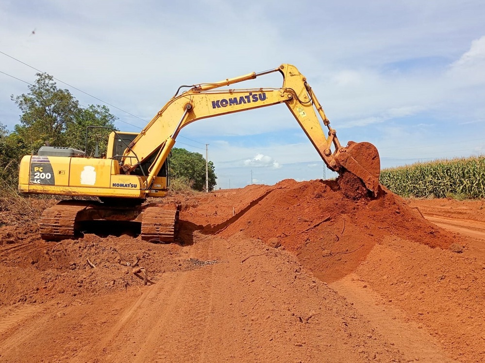 Trivelato realiza obras em estrada de ligação com Boa Esperança
