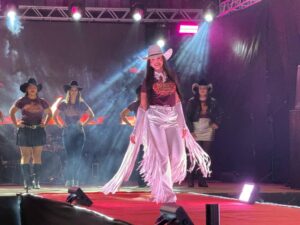 Escolha da Rainha do Rodeio 2026 emociona Nova Ubiratã
