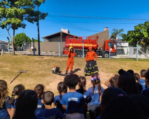 ‘Bombeiros nas Escolas’ ensina segurança para estudantes em Sorriso