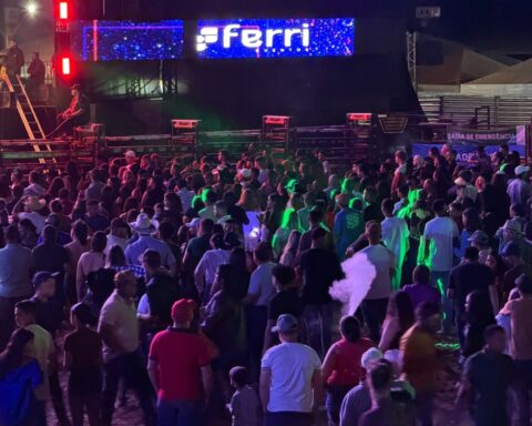 Expo Ubiratã 2026 reúne grande público no segundo dia de festa