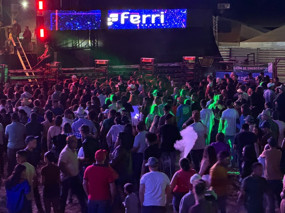 Expo Ubiratã 2026 reúne grande público no segundo dia de festa