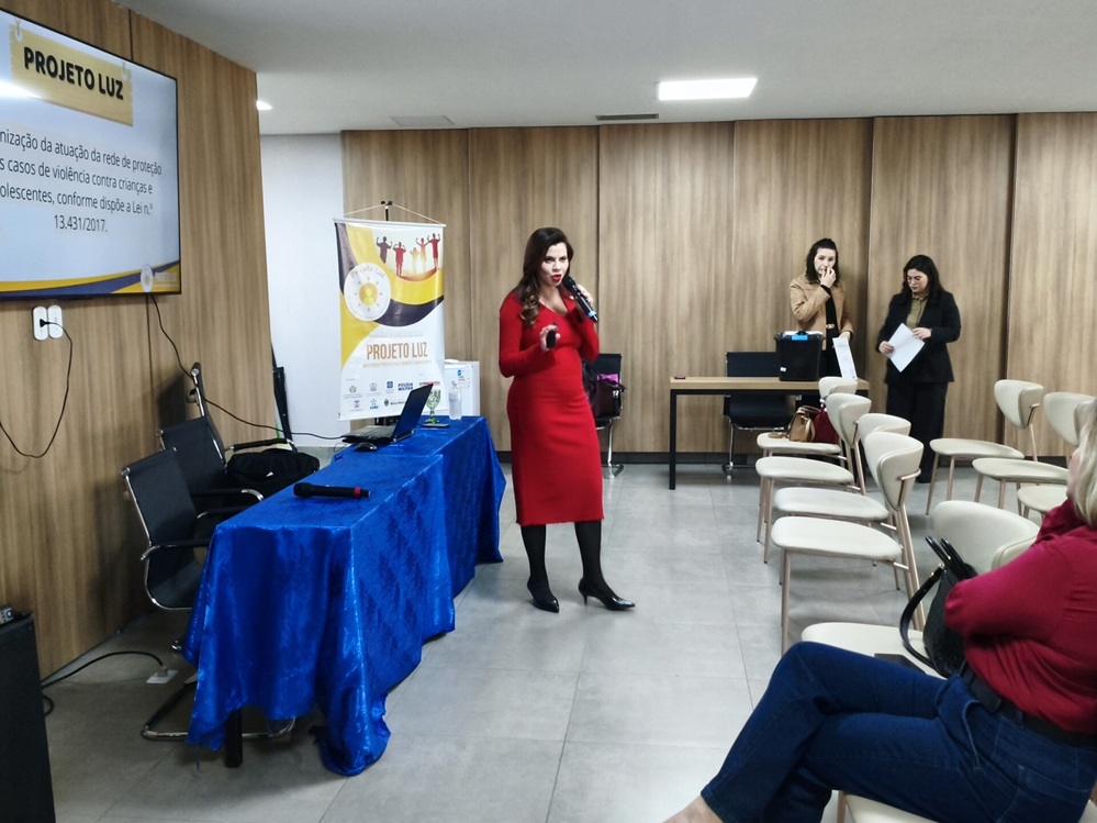 Workshop Projeto Luz fortalece proteção de crianças em Trivelato