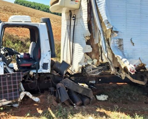Colisão entre caminhões deixa um morto na rodovia Nova Ubiratã-Sorriso