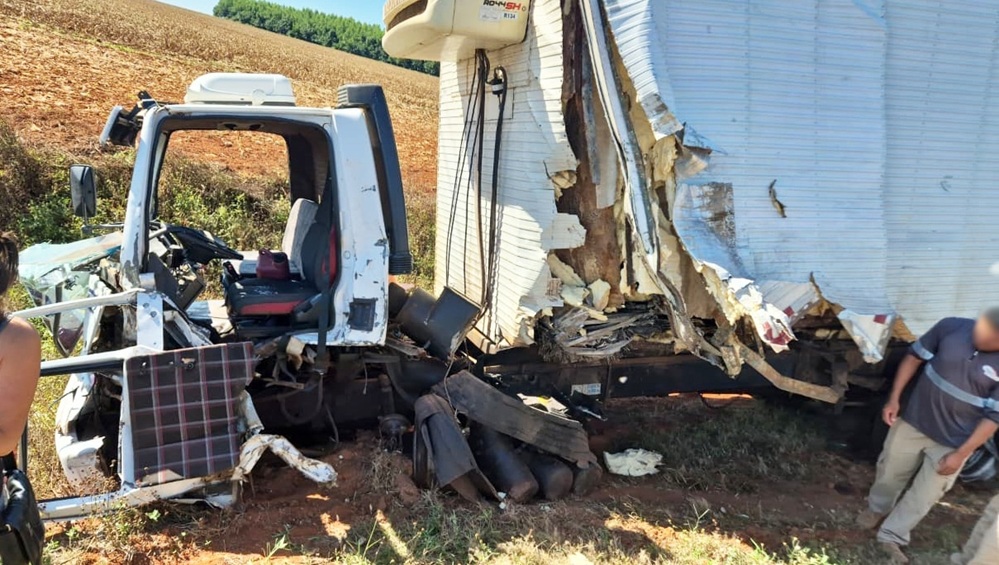 Colisão entre caminhões deixa um morto na rodovia Nova Ubiratã-Sorriso