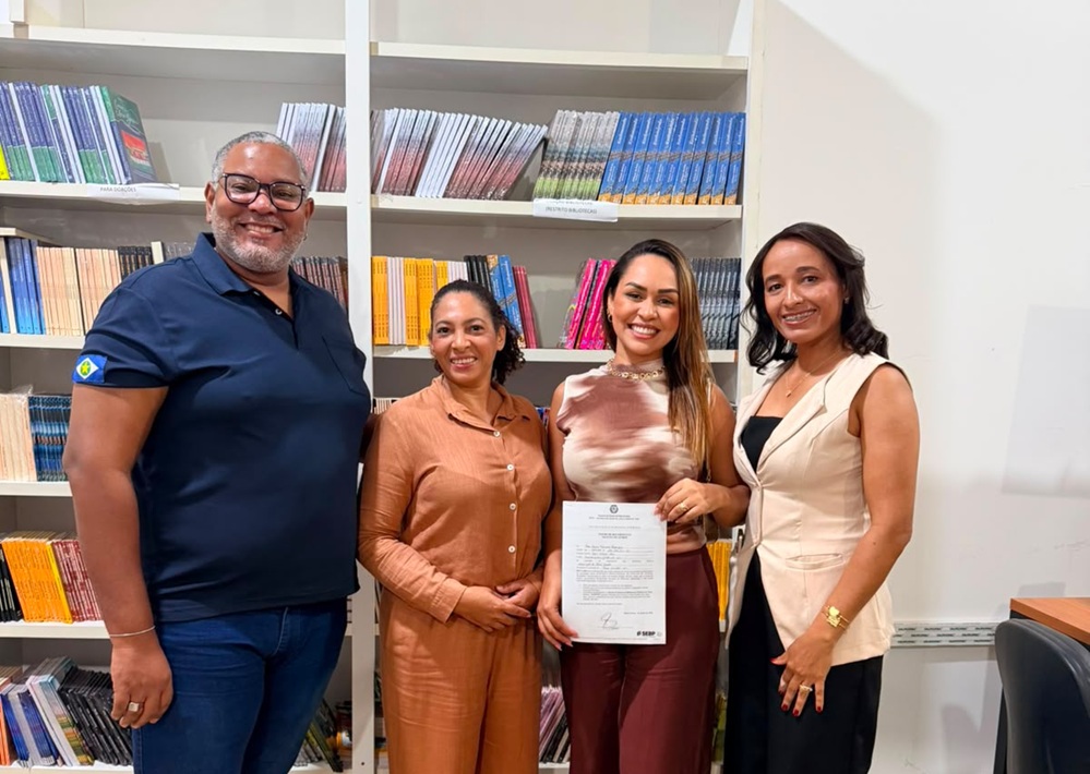 Nova Ubiratã recebe mais de 140 livros para biblioteca municipal