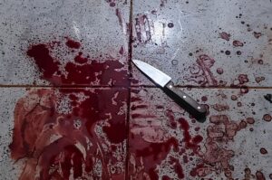 Homem é esfaqueado em Boa Esperança; companheira é presa