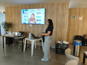Oficina de maquiagem fortalece qualificação em Trivelato