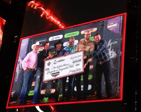Alex Oliveira conquista etapa de Sorriso da PBR Brazil