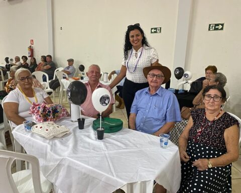 Grupo da Melhor Idade de Nova Ubiratã participa de encontro regional