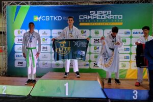 Atletas de Nova Ubiratã brilham no Brasileiro de Taekwondo