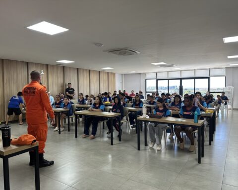 Estudantes aprendem prevenção de incêndios em Trivelato