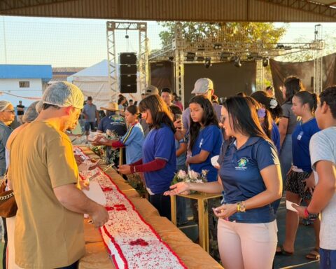 Distrito de Entre Rios celebra 17 anos com festa e shows