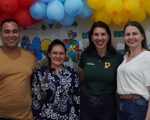 Vereadora Daniely representa Câmara em evento com famílias atípicas