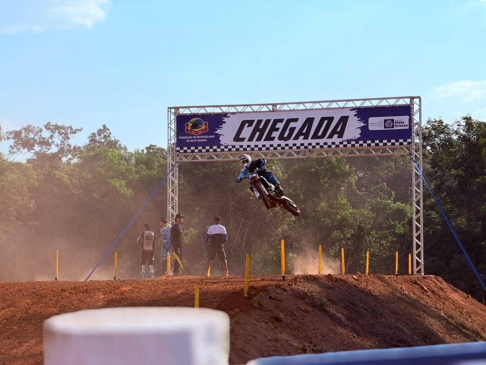 Pilotos de Nova Ubiratã conquistam pódios no Estadual de Motocross