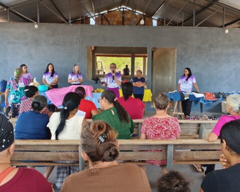 Ação social leva alimentos a famílias em Santa Rita do Trivelato