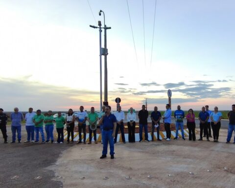 Prefeitura de Trivelato entrega melhorias na estrada SRT-03